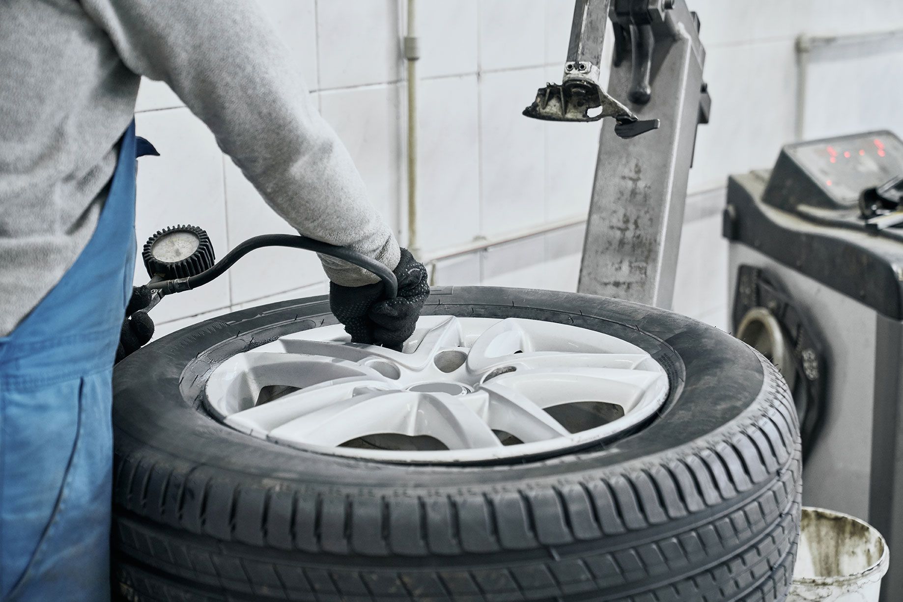 <p class="rteBlock">Expert TPMS Diagnostics & Repair</p>