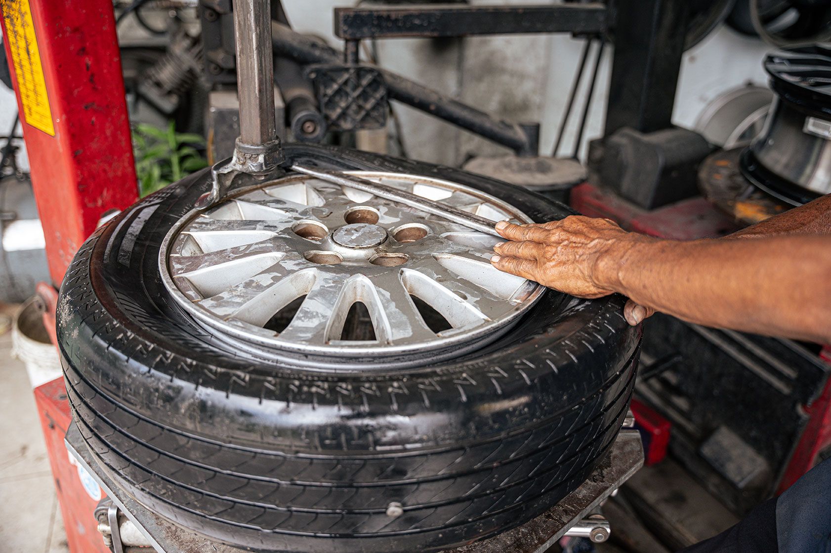 <p class="rteBlock">Seasonal Tire Swaps</p>
